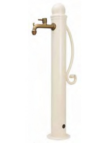 Eisenbrunnen mit Griff mit Tablett